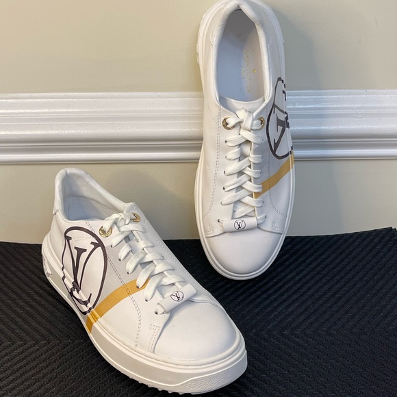 SOLD 😃  AUTHENTIC Louis Vuitton Women’s LV Off White Sneakers Sz. US 9.5 - Picture 12 of 16